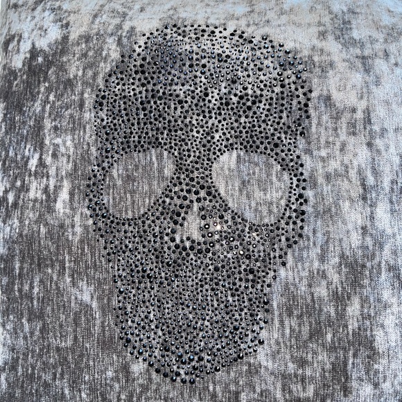 LAST 1 NWT 20x20 Crystal/Rhinestone Bling Skull Velvet Pillow Skeleton Halloween - Picture 2 of 6